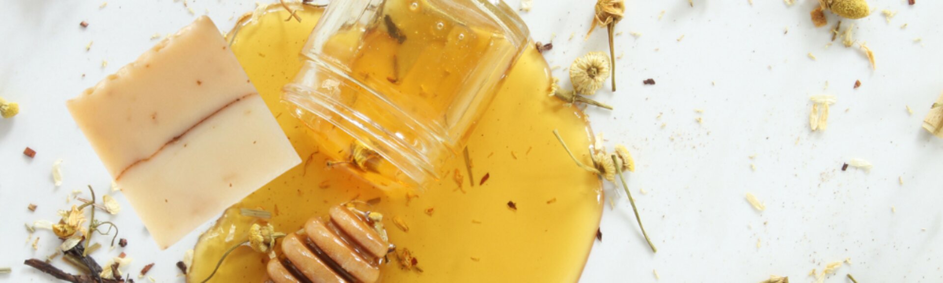 Embracing Nature for Skin Relief: Honey and Oatmeal for Eczema